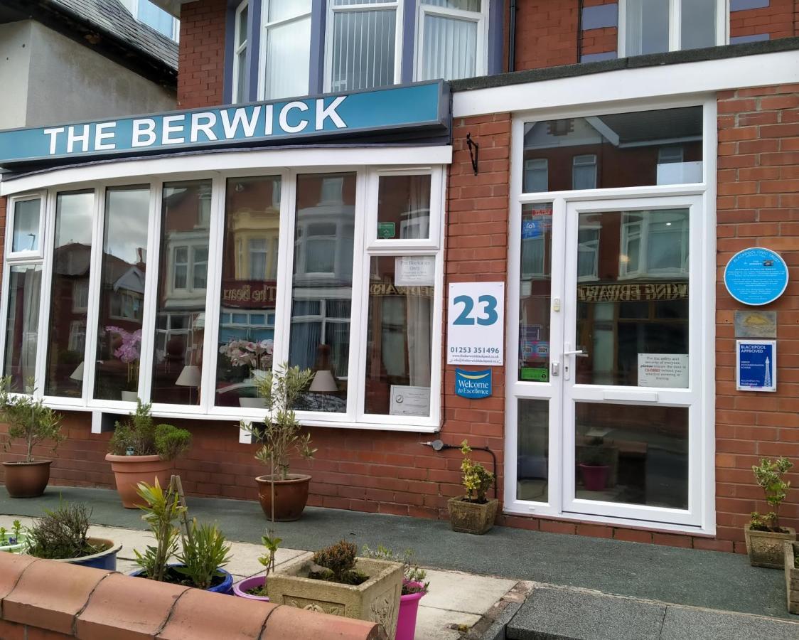 The Berwick - Over 40'S Only 黑潭 外观 照片