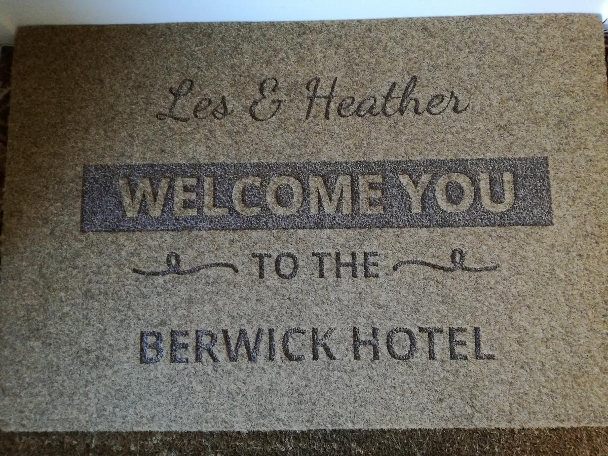 The Berwick - Over 40'S Only 黑潭 外观 照片